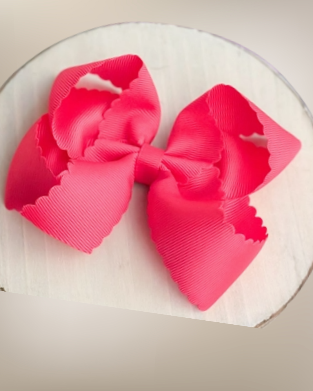 Scalloped Bow