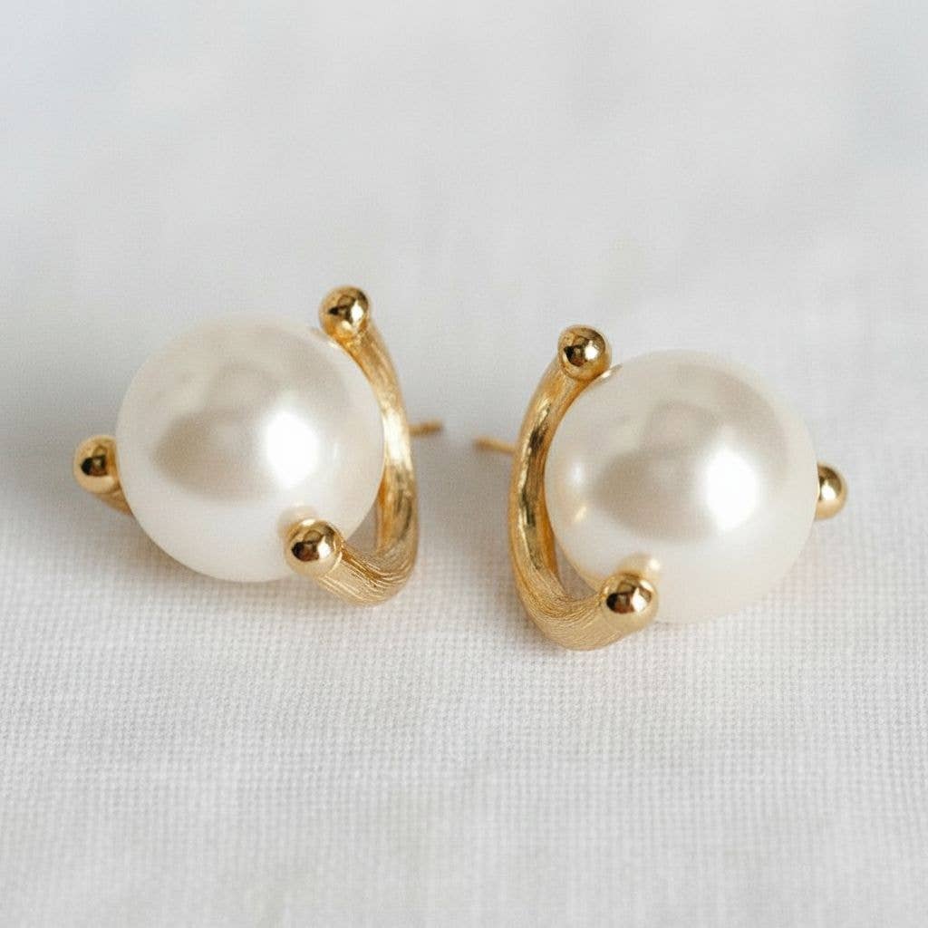 Vintage Pearl Stud Earrings
