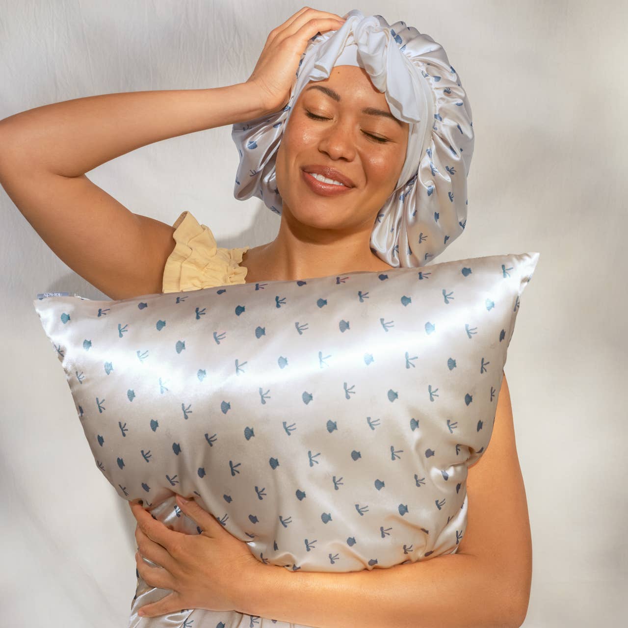 Satin Bonnet - Pearlized Cream & Coastal Blue Print