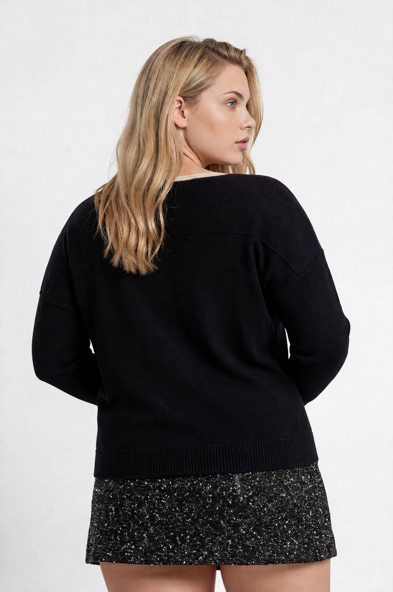 PLUS CONTRAST TRIM SWEATER